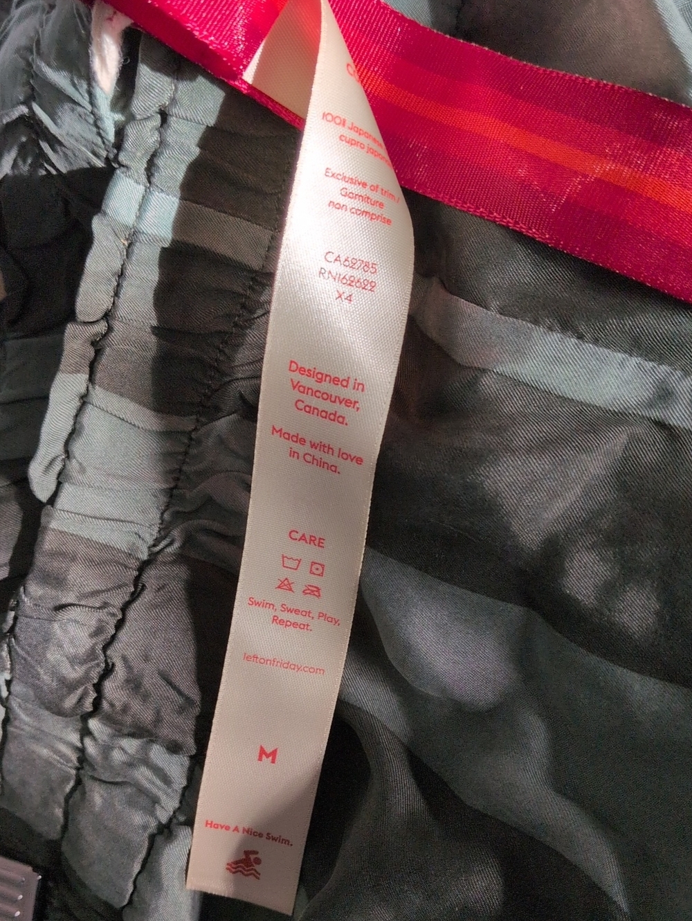Left On Friday Day Trip Pants NWT - Picture 4 of 5